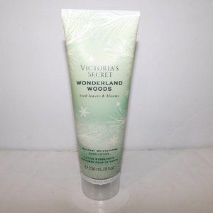 WONDERLAND WOODS Victoria's Secret Fragrant Moisturizing Body Lotion NEW